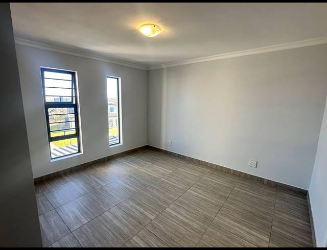 3 BEDROOM APARTMENT FOR SALE IN PARKLANDS NORTH